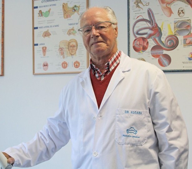 El otorrinolaringólogo Jesús Algaba recibe la Gran Cruz del Mérito Civil a título póstumo